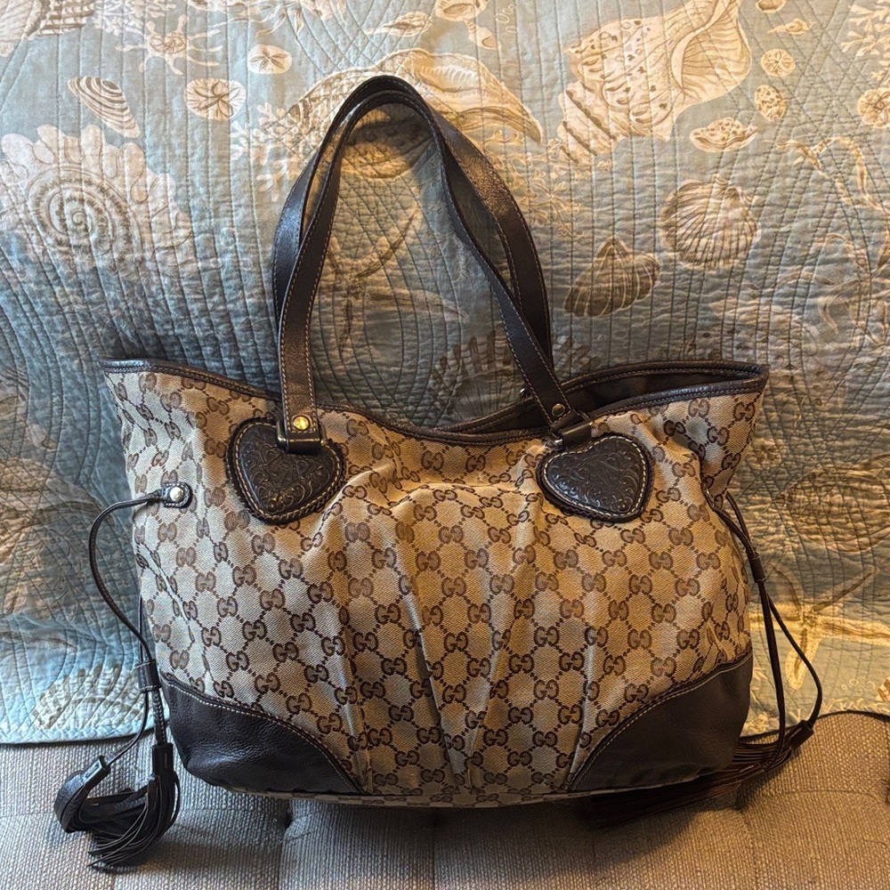 Authentic Vintage Gucci logo tote with leather